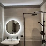 New Chic Apartment, Apartment *