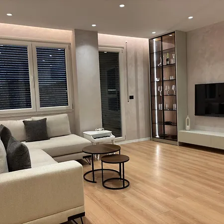 New Chic Apartment, 아파트 *
