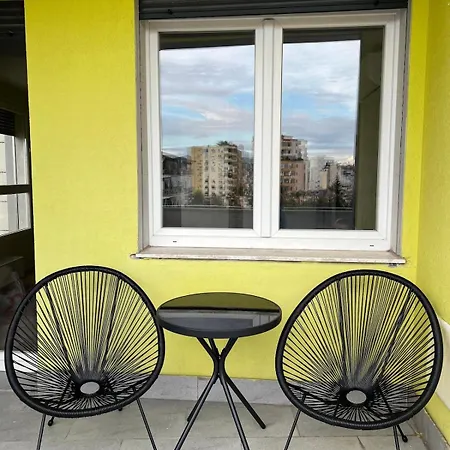 Apartmán New Chic Apartment,