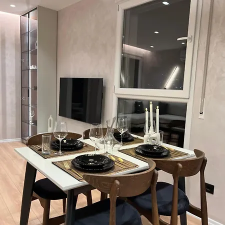 Apartment New Chic Apartment,