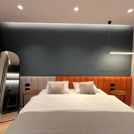 아파트 New Chic Apartment, 티라나