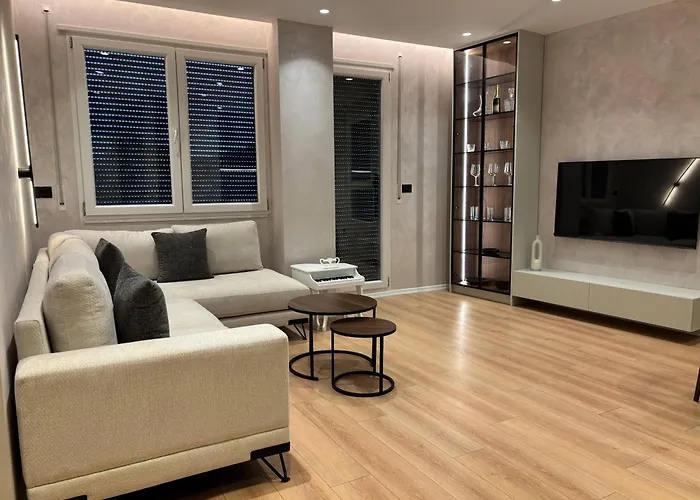 New Chic Apartment, Tirana