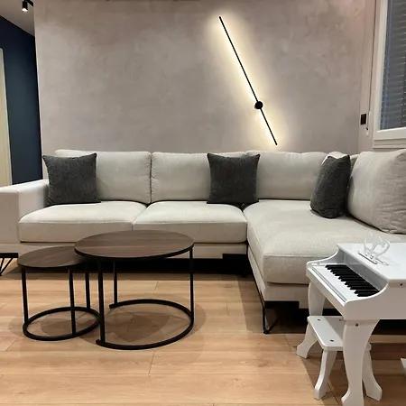 New Chic Apartment, Appartement Tirana