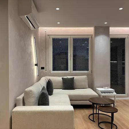 New Chic Apartment, *