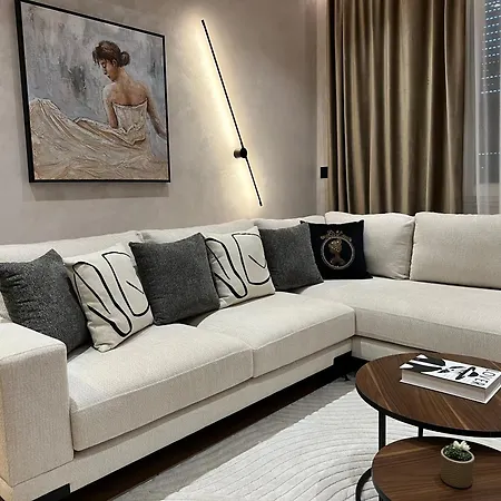 New Chic Apartment, * 티라나