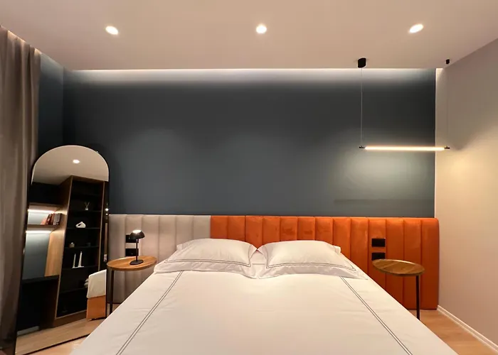 New Chic Apartment,